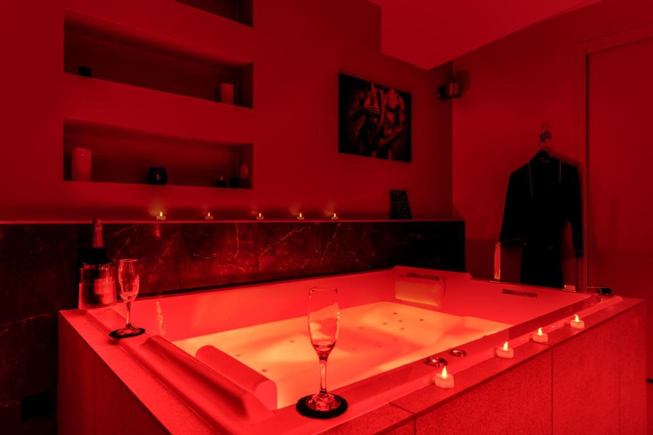 Les Gites De Laure - O Lit Divin, Instant De Volupte, Balneo Sauna, Climatisation, Netflix, 160M De La Cite Medievale Carcassonne Dış mekan fotoğraf